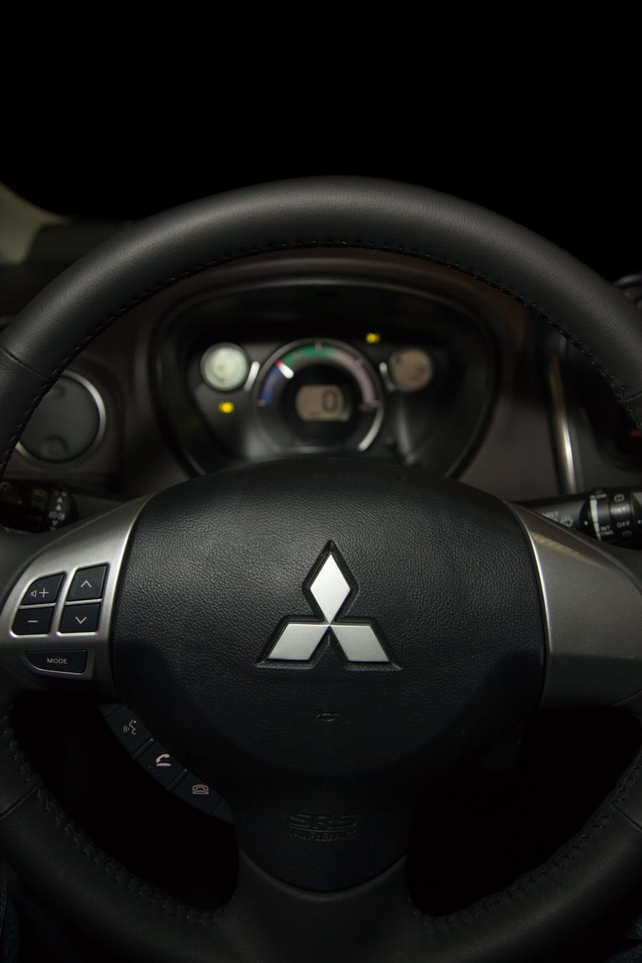  Mitsubishi i-MiEV 2012 года  (US) (фото 158 из 234)